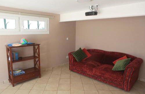 Newly furnished cozy house next to the beach - Foto 27