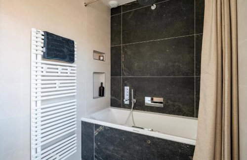 Ecolodge 4étoiles Luxe, détente et balnéo dans la forêt - Foto 46