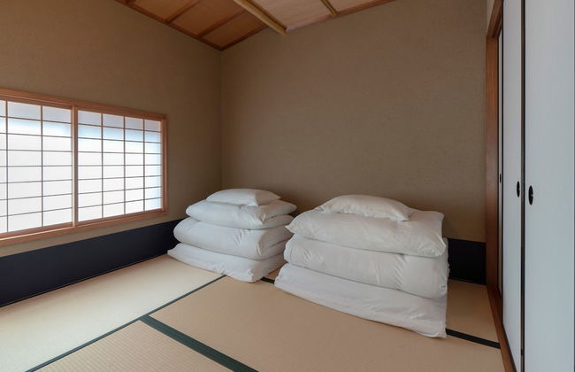 Hinaya Higashiyama - Photo 11