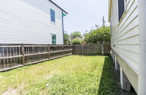 Dumaine Cozy Home - 3 bed close to QTR - Photo 22