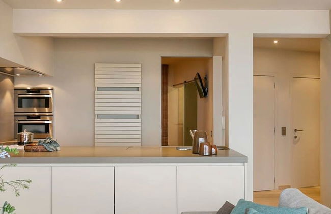 Unique Apartment With Sea-view Near the Center - Photo 10