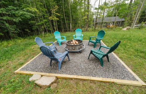 NEW! Modern Getaway - Hot Tub l Fire Pit l Pool table - Foto 45