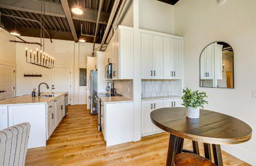 Downtown Grand Haven Condo - Walk to Boardwalk! - Foto 7