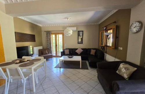 Cave Apartments - Photo 2