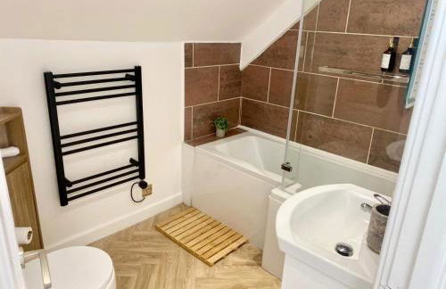 Central Tenby 3 Bed Apt Sleeps 6 to 8 Dog Friendly - Foto 12