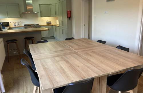 Large 4 bed detached house with parking - Foto 35