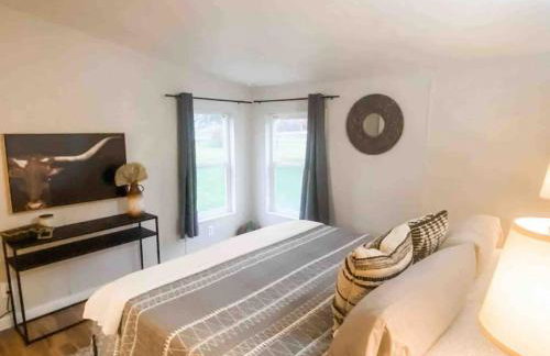 Renovated Bungalow Getaway - Foto 33