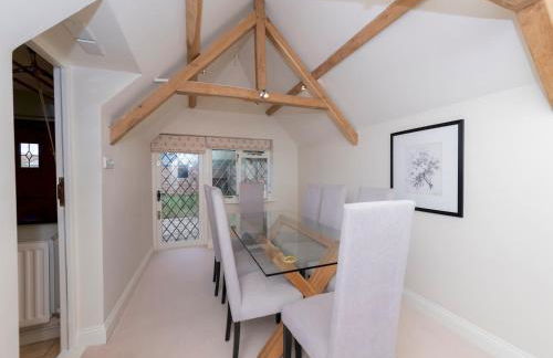 Luxurious Country House with Cinema Games Room - Pass the Keys - Photo 21