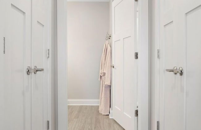 539 Bay St. Lake View Condo Unit 104E - Foto 8