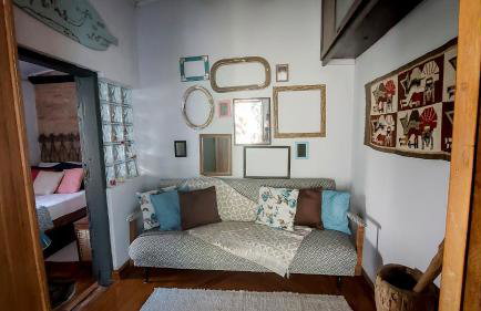 Suítes em casa centenária no centro de Socorro - Foto 8