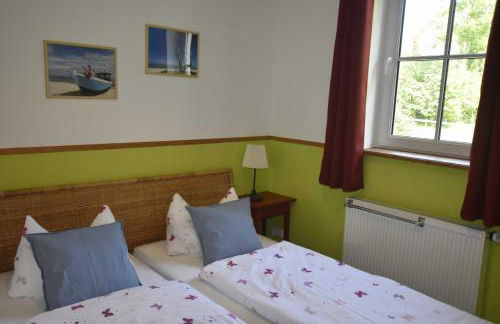 Ferienwohnung OG im roten Haus am Ostsee Radweg OVS 103 - Foto 2