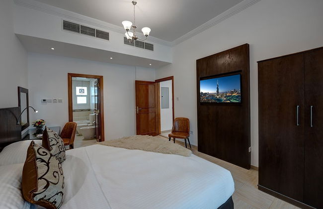 J5 Four Bedroom Villa in Mirdif - Foto 2