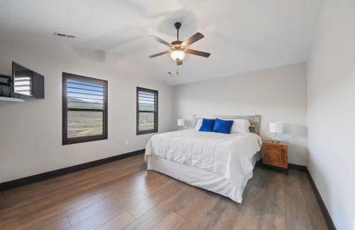 Spacious 5BR Family Townhome with Hot Tub and Garage - Foto 9