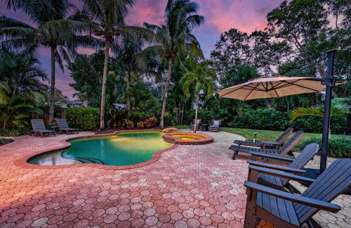 Nautical Escape! Private pool home with a tropical backyard oasis! - Foto 3