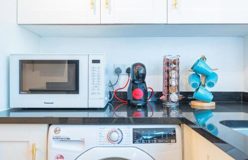 Cheerful 4-bedroom house with multiple car parking - Foto 9