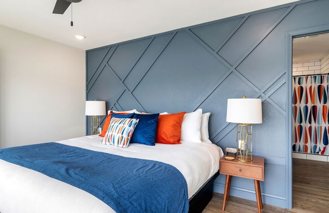 Luxury Lakehouse - Photo 17