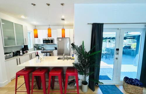 Heated Pool Tropical House with Summer Kitchen 3BR- Oasis in Miami! - Foto 27