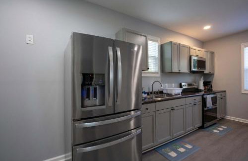 4 Min to Downtown - 11 to Elon - Washer and Dryer - Foto 3