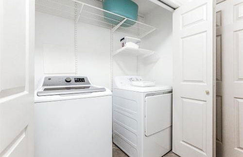 Scandi Chic-mins to KSU, Sleeps 5, wKing, pet friendly - Foto 16