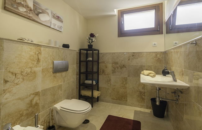 Great Penthouse Near Beach - Photo 12