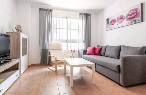 Apartamento con patio y piscina cerca de Sevilla - Photo 1