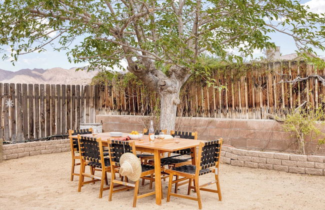 Cowboy Pool, Fire Pit, Backyard Chic Ranch Retreat Asteroid by Avantstay - Foto 3