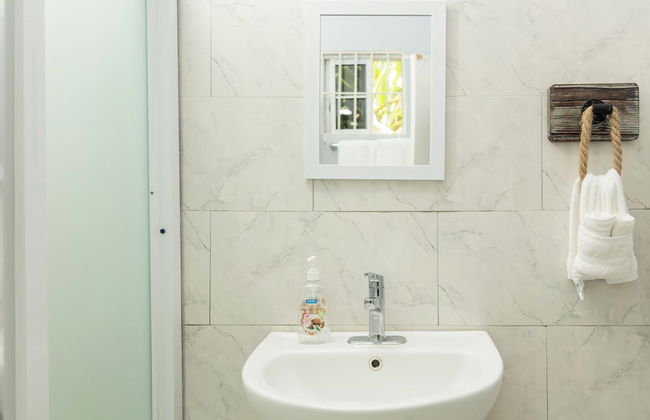 Adorable 1Bed Cottage Walk to the Beach - Foto 10