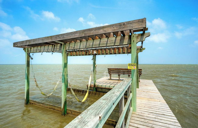 Waterfront Retreat w/ Private Boat Dock, Patio, Views Shore Thing by Avantstay - Photo 31