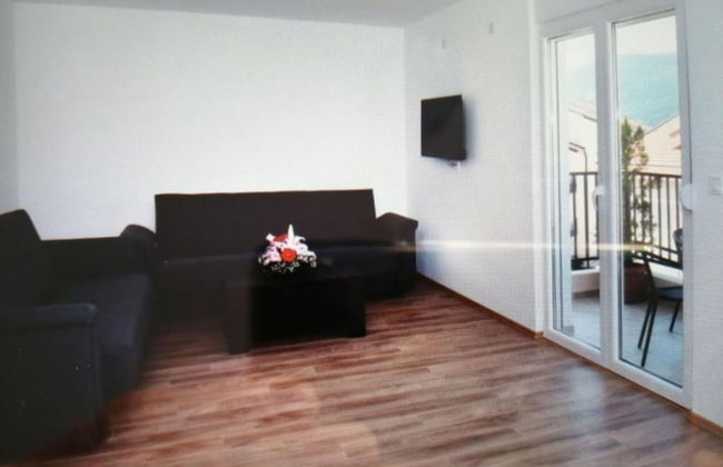 Seaside Serenity Fresh & Modern Apartments in Igalo - Photo 11