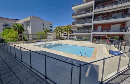 Rooftop du Lavandou - terrace and pool - Foto 38