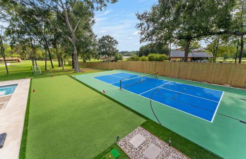 Pickleball & mini-golf, Pool/Spa, Epic Gameroom! - Photo 30