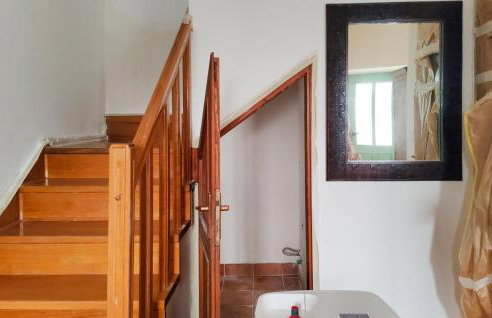 2 Bedroom Awesome Home In Buzet - Foto 16