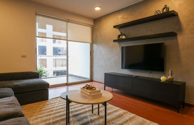 w Elegant 2BR w Fantastic View in Miraflores - Photo 11