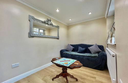 Cosy Stylish Guest House with Private Patio and Gym Gear - Foto 9