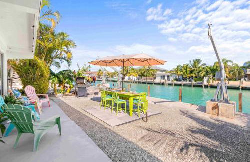 Seabreeze Cove Waterfront Gem 38 Foot Dock Cabana Club - Foto 9