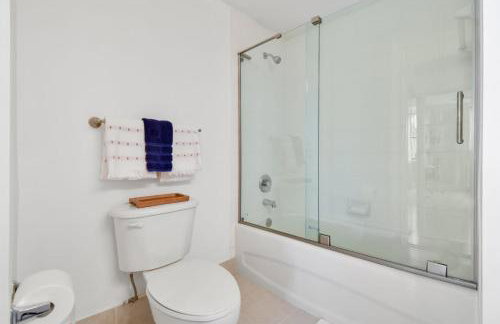 Palm Penthouse - Bright Designer Penthouse in the Heart of CityPlace - Foto 14