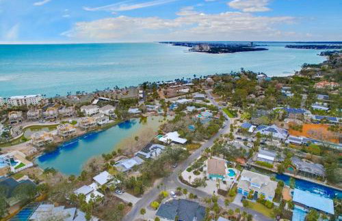 Home ON Key with pool, hot tub, putting green, arcade games, bike & mins to beach! - Foto 66