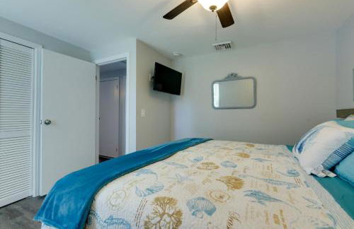 Coastal Getaway with Porch, 2 Mi to Niantic Beach! - Foto 17