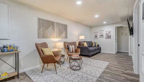 Quiet Basement Retreat | King Bed, Firepit, Yard - Foto 4