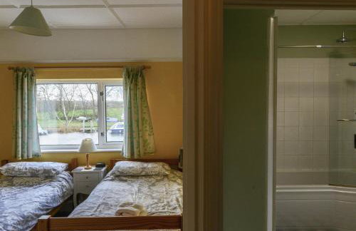 Riverside House - Photo 12