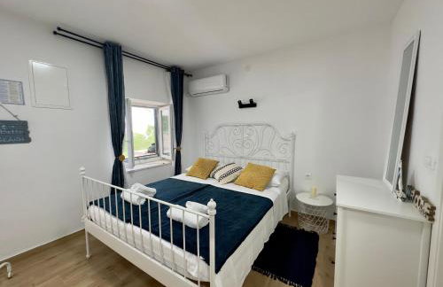 Matek family & studio apartment Rovanjska - Foto 4