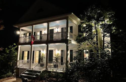 Large Luxury House, King Beds and More, Hot Tub, Theater, Fireplace, Game Room, Ping-pong, Pool Table, Air Hockey, Arcade, River, Big Kitchen, Nice Porch, Quiet, Good for Families and Large Groups, Near UGA Golf Course, Close to UGA & Stanford Stadium - Photo 44