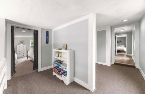 Keuka Wine Trail Vineyard View Farmhouse - Fire Pit & Game Room - Foto 50