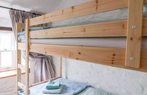 Characterful and quirky cottage in beautiful Pembs - Photo 6