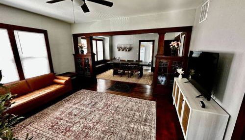 Mrs. Hughes Cottage - 2 bedroom House w/ parking - Foto 3