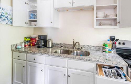 *Cool Crib * King Bed * Long Term Stays * Duke* - Foto 17