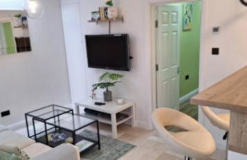 NEW 3 bedrooms Flat in Ashford near Heathrow - Foto 2