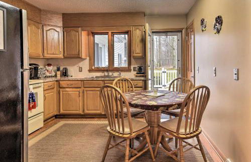 Serene Orchard Park Apartment Large Yard and Patio! - Foto 9