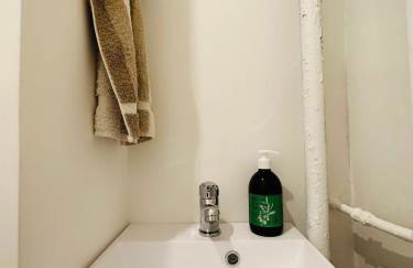 The NICE - 3 rooms, 3air cond, 3TV, 3fans, 2 wc, WIfi everywhere 5min aeroport, train, beach, 1min tram, 15 min centre, port, parking possible - Foto 21