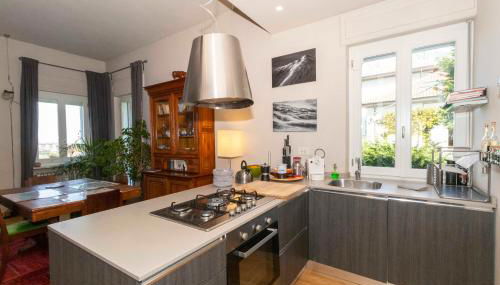 GuestHost - Charming apartment with parking! - Photo 2